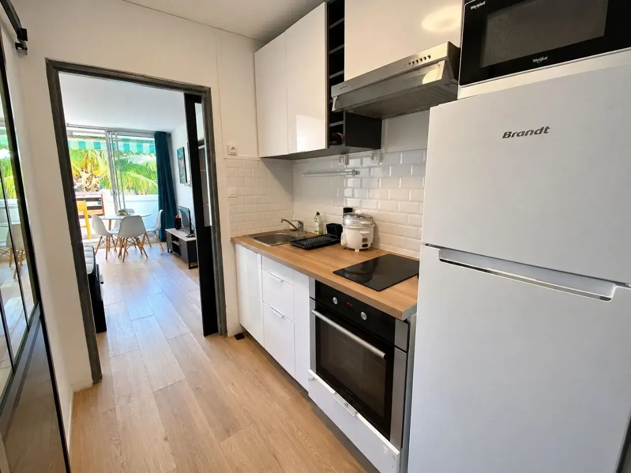 Photo 8 sur 12 du logement Studio meublé lumineux et équipé avec terrasse - Saint-Denis Centre