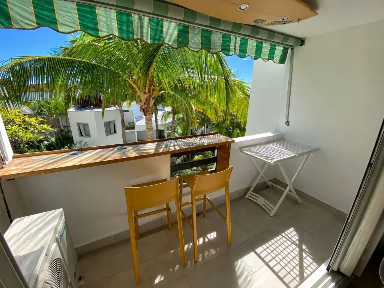Photo 2 sur 12 du logement Studio meublé lumineux et équipé avec terrasse - Saint-Denis Centre